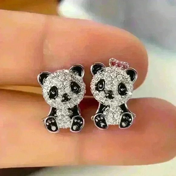 Small Panda 🐼 Stud Earrings - Picture 3 of 3